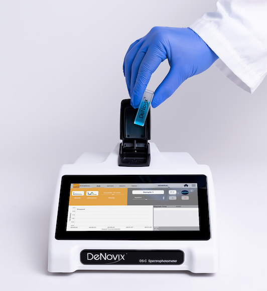 DS-C Spectrophotometer with cuvette