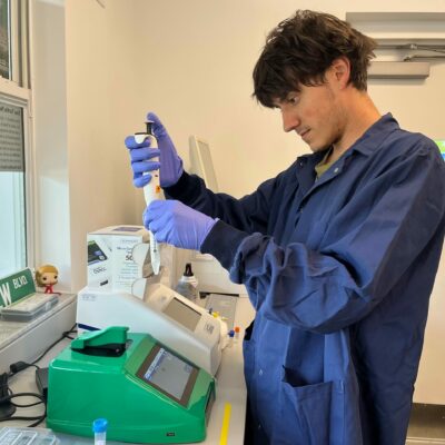 Jack2 A graduate student in the Wise Laboratory prepares a sample to load onto the CellDrop Automated Cell Counter